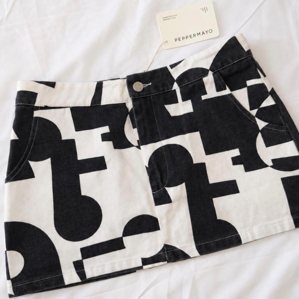 Peppermayo New York Times Mini Skirt Black White Abstract Geometric Y2K Size 2